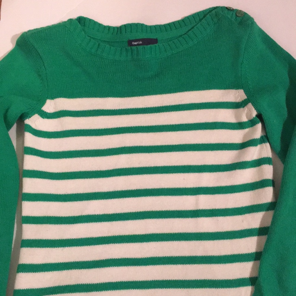 Girl’s sweater